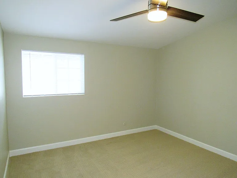 7049 Fillmore Dr — Photo 16