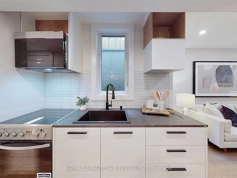 26 Henderson Ave #LOWER — Photo 4