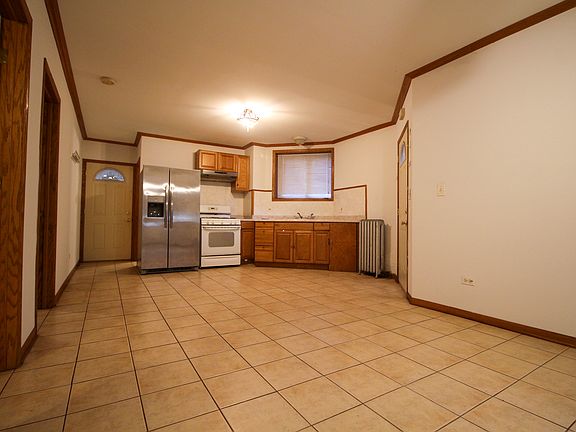 2nd image of 3919 N Oakley Ave #G
