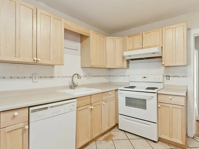23 S Jefferson St — Photo 12