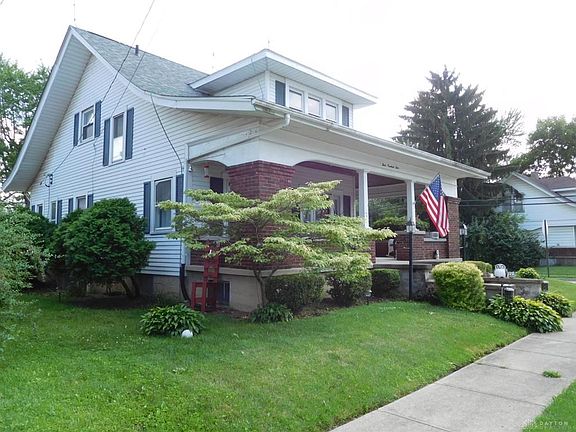 4th image of 304 E Main St