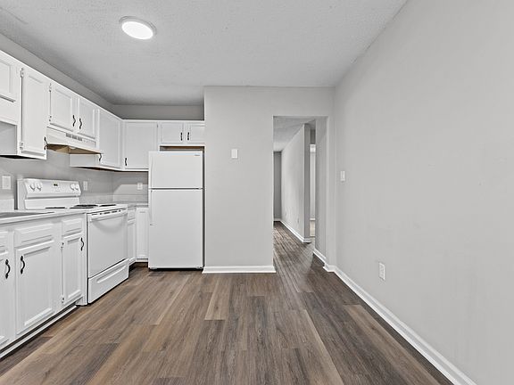 5th image of 3002 Caldwell Ct APT 3