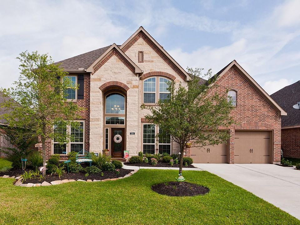 556 Kirkham Lane, in the Master-planned community of Westover Park League City!