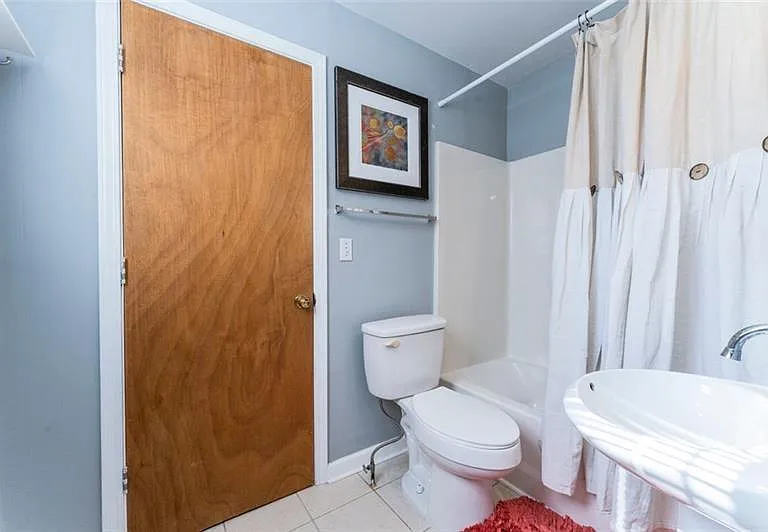 547 Westmeath Dr SW — Photo 18
