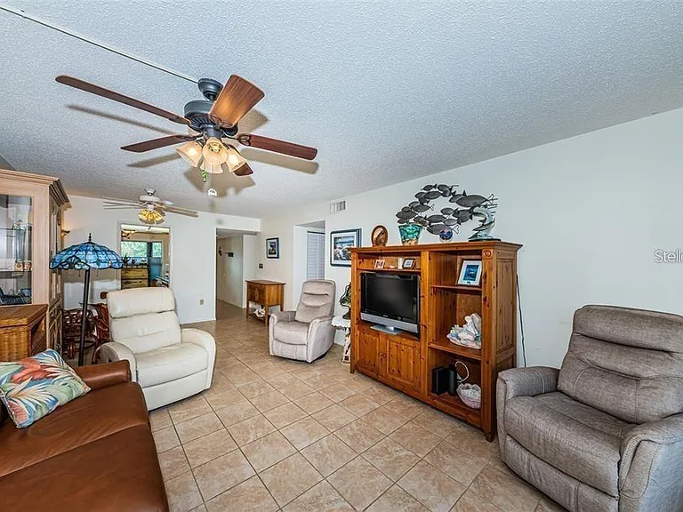 1324 Pasadena Ave S #205 — Photo 12