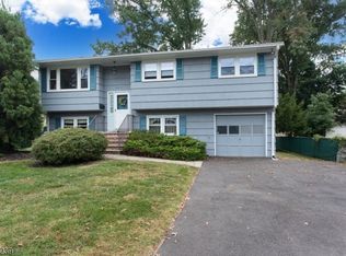 21 Lenox Ave, Green Brook, NJ 08812
