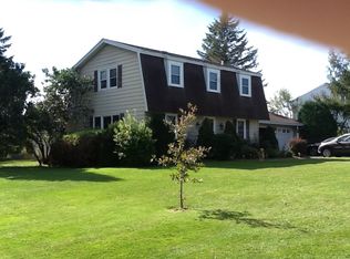 9 Smith St, Rouses Pt, NY 12979