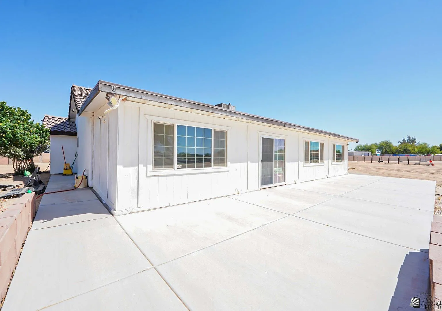 4 bed, 2.0 bath, 1686 sqft, $3,800 — Photo 4