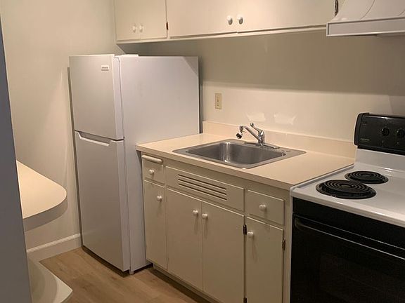 2nd image of 2848 California St #10599035