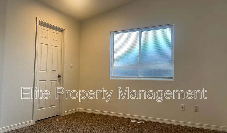 195 S Stardust Ct — Photo 6
