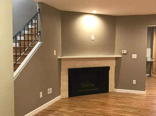 18550 Hatteras St, Tarzana, CA 91356