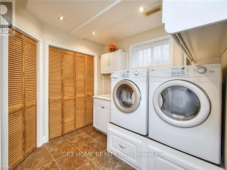 19 Oprington Dr — Photo 5