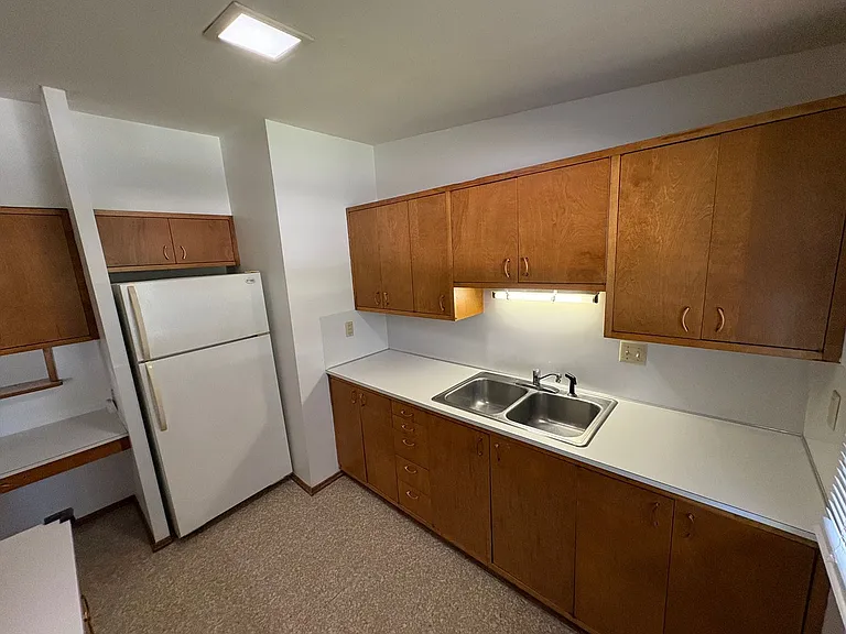 632 Eastborough Ln — Photo 11