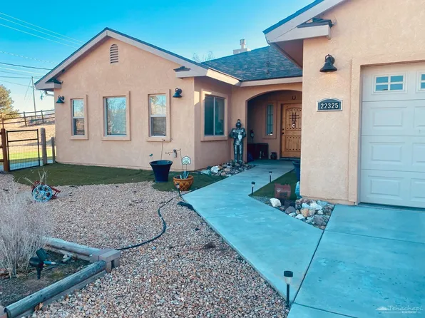 22325 McCarthy Dr, Tehachapi, CA 93561