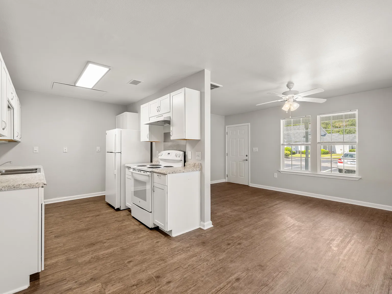 Weatherstone Park Apartments — Photo 2