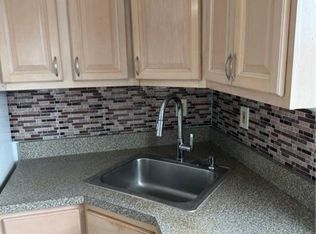 11924 199th St, Jamaica, NY 11412