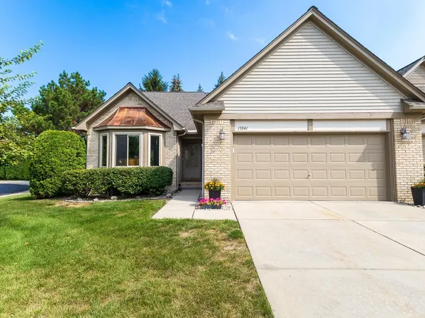 15341 Pebble Pointe Dr, Clinton Township, MI 48038