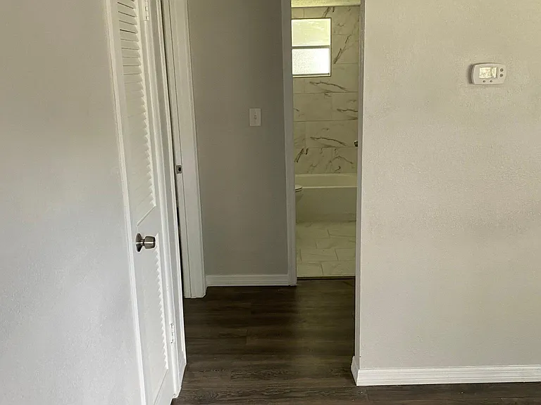 4250 Las Vegas Dr — Photo 2