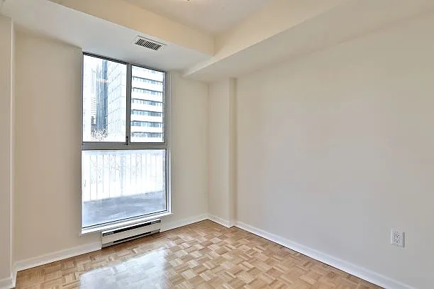 25 Wellesley St W — Photo 10