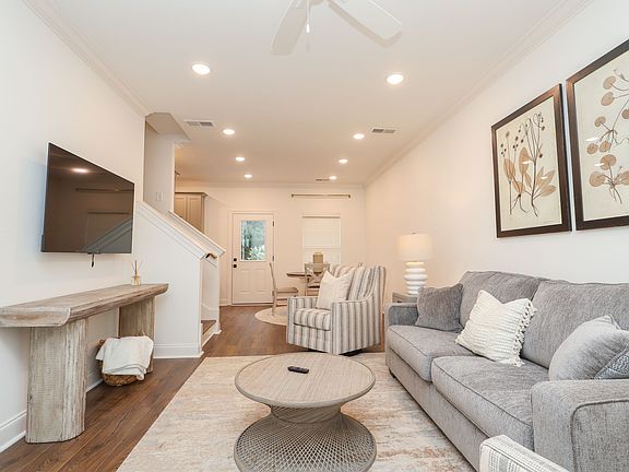 3rd image of 614 Cottage Cv #1034
