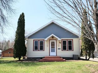 635 Mille Lacs Ave, Isle, MN 56342