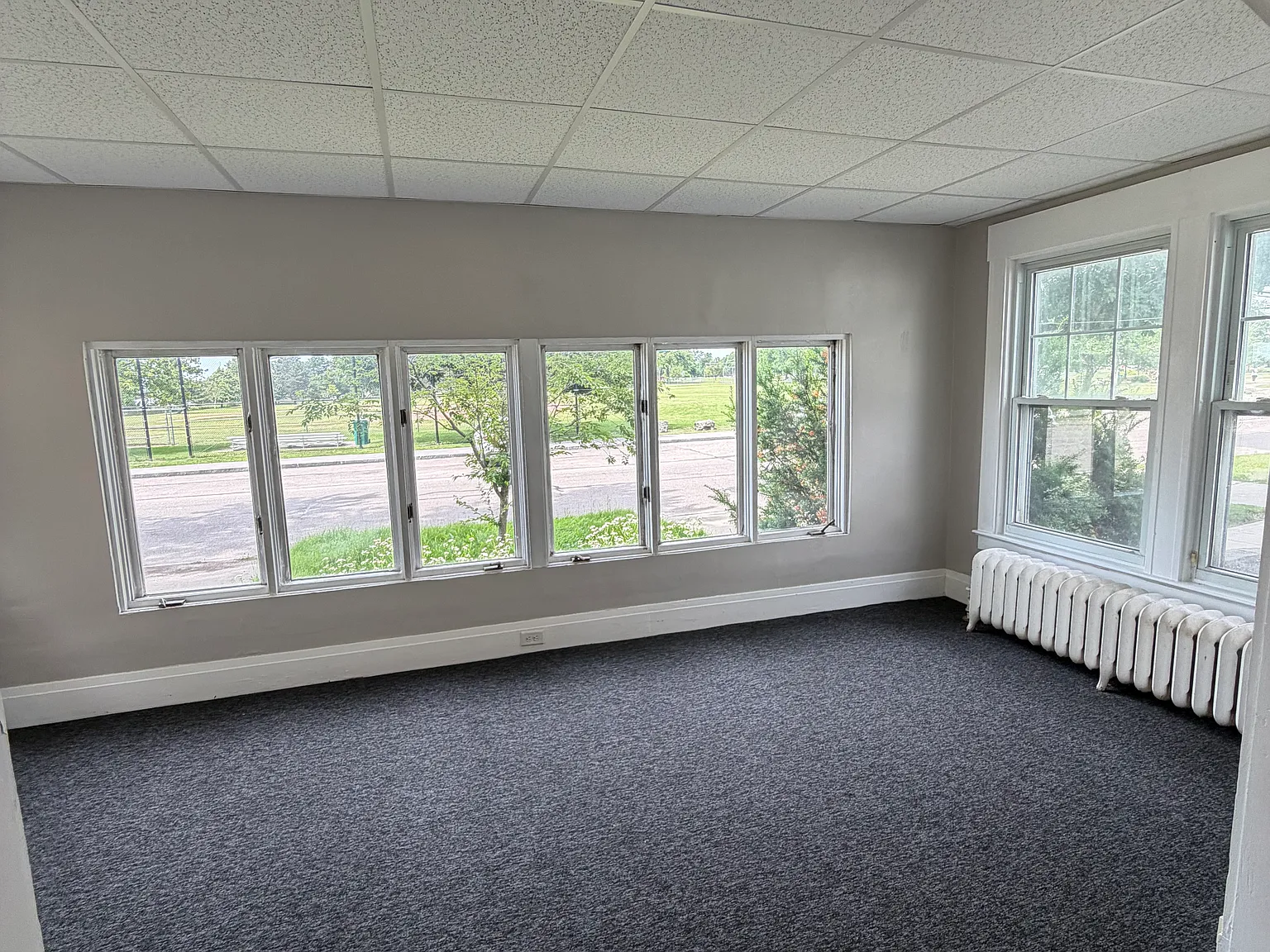 3 bed, 1866 sqft, $1,990 — Photo 2
