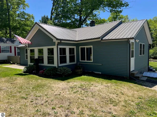 1444 Bungo Trl, Harrison, MI 48625
