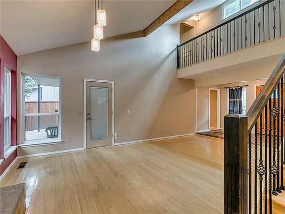3rd image of 2509 Sequoia Park Dr