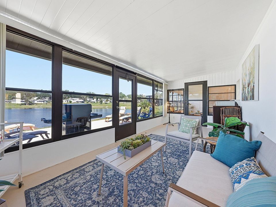 28th image of 115 Willow Way