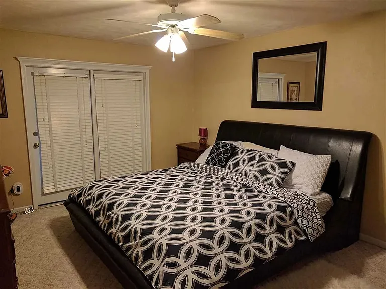 3711 Longchamp Cir — Photo 21