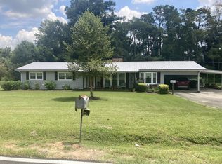 806 E Hillside Dr, Douglas, GA 31533