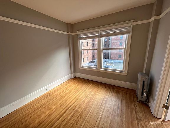 4th image of 1000 Powell St APT 73