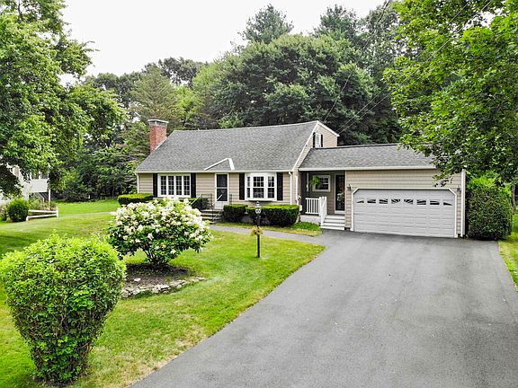 3rd image of 35 Ashwood Avenue