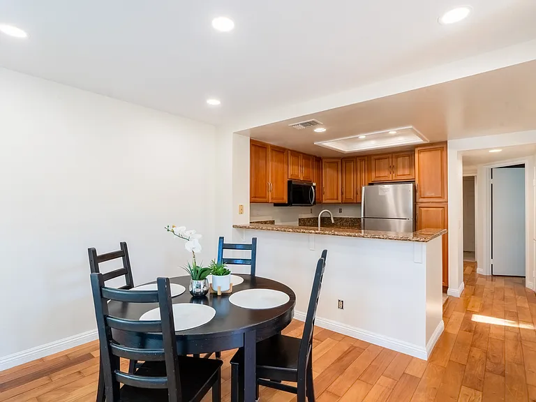 227 Stanford Ct — Photo 8
