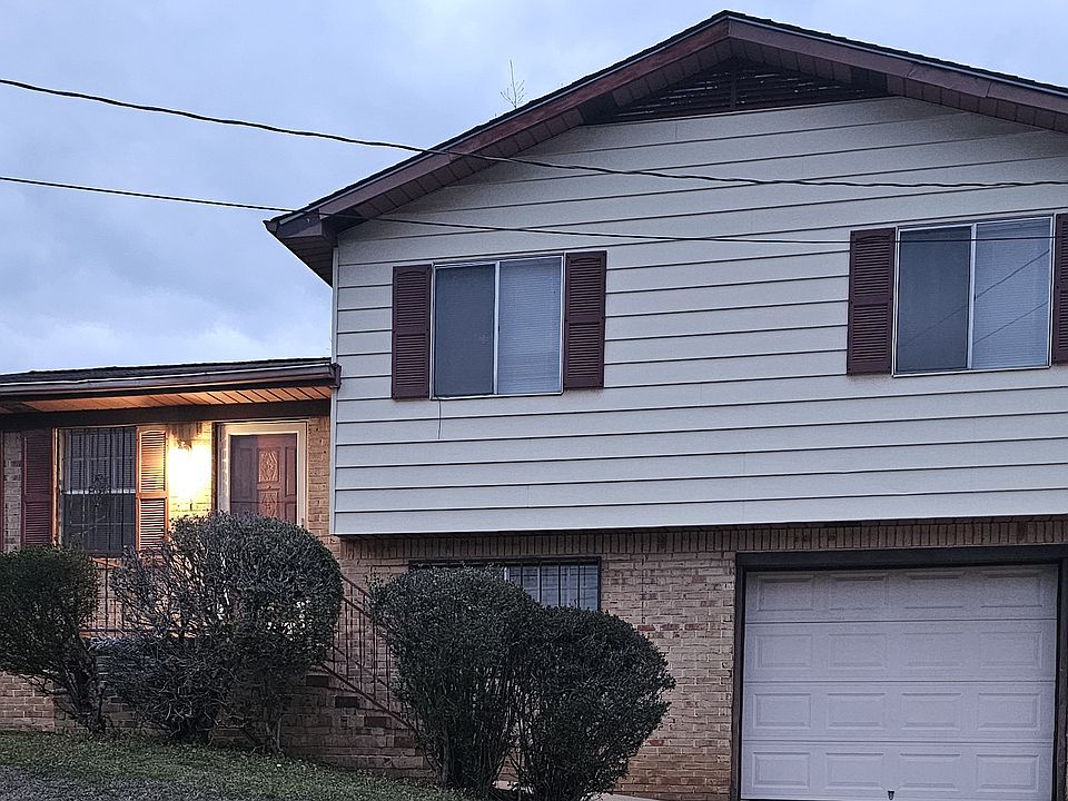 1st image of 608 Old Pine Rd