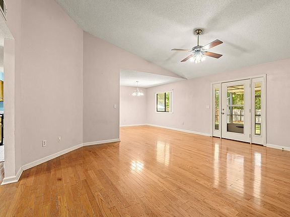 5th image of 339 Evergreen Ave