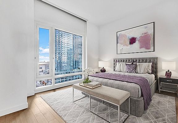 5th image of 572 11th Ave APT 11B