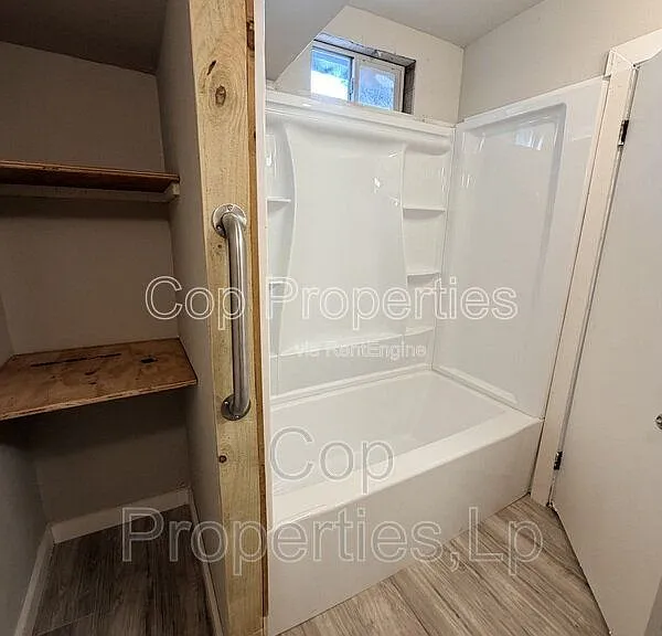 1222 Brighton Ave #B — Photo 8