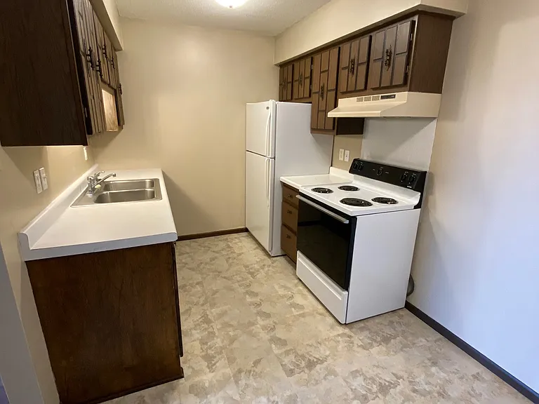 316 Wilson St W #10NORWOOD — Photo 5