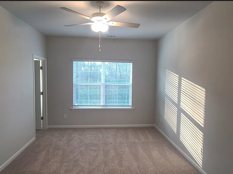 240 Chesapeake Commons St — Photo 6