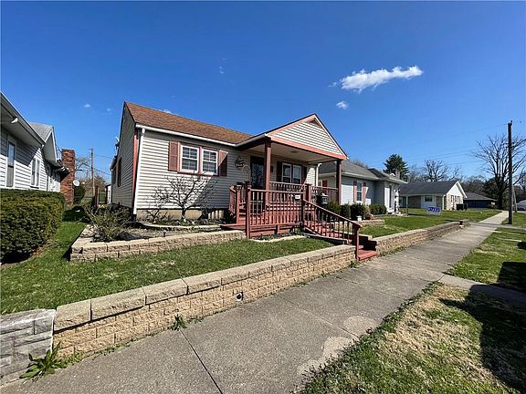2nd image of 840 Blanchard St
