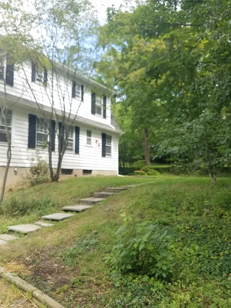 3 bed, 750 sqft, $3,300 — Photo 1