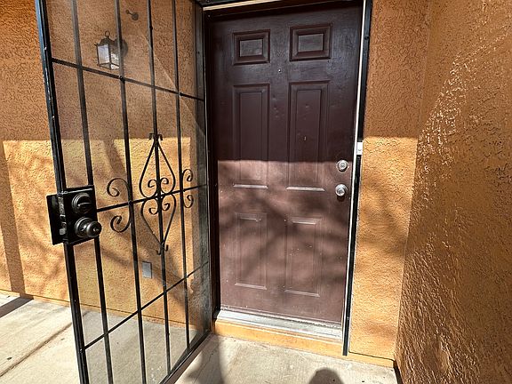 3rd image of 1005 E Water St #1