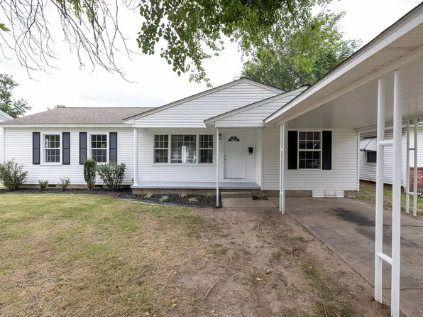 2021 C St NE, Miami, OK 74354