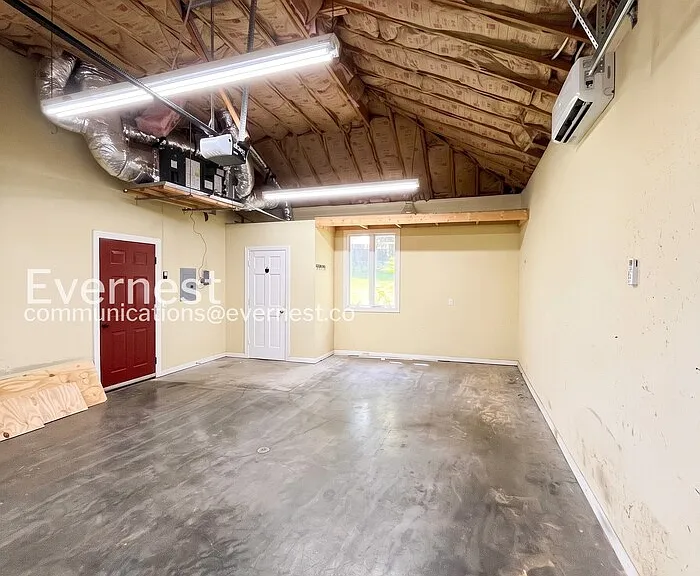 109 Mayfair Rd — Photo 37