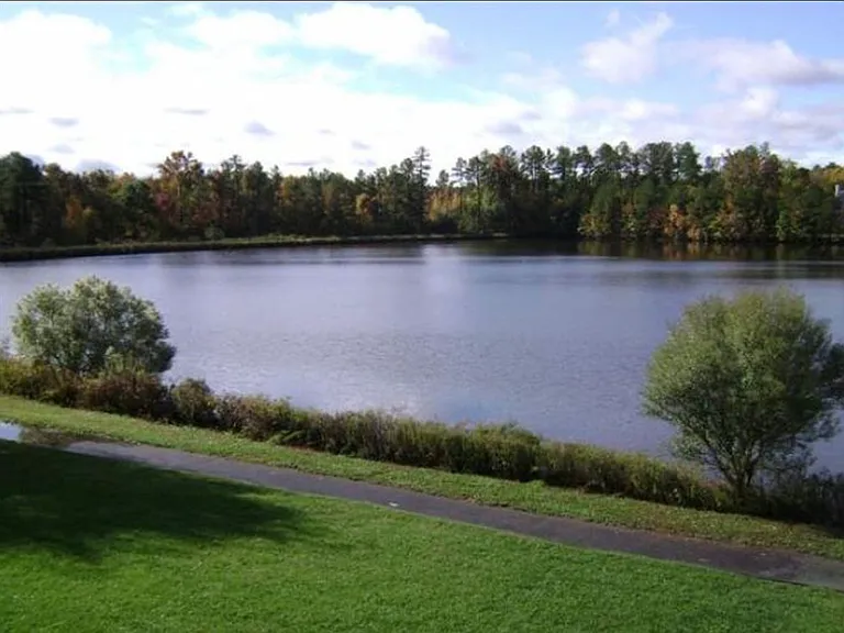601 Stinhurst Dr — Photo 11