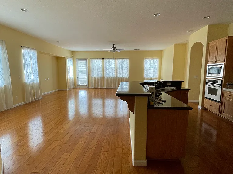 7300 Elvora Way — Photo 6