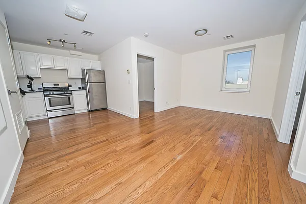 Rented by Level Group | media 1