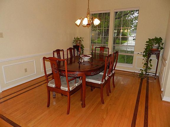 4th image of 61 Bradford Cir