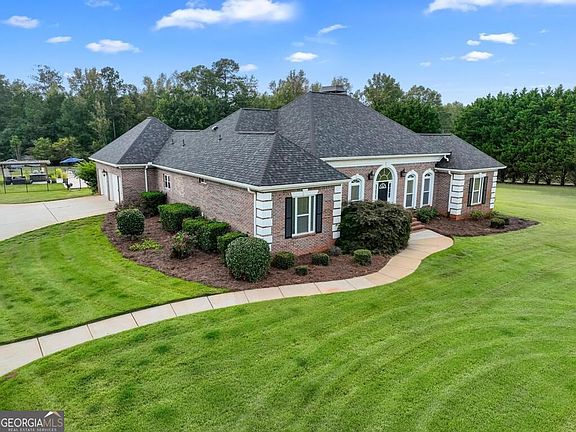 3rd image of 760 Singley Dr